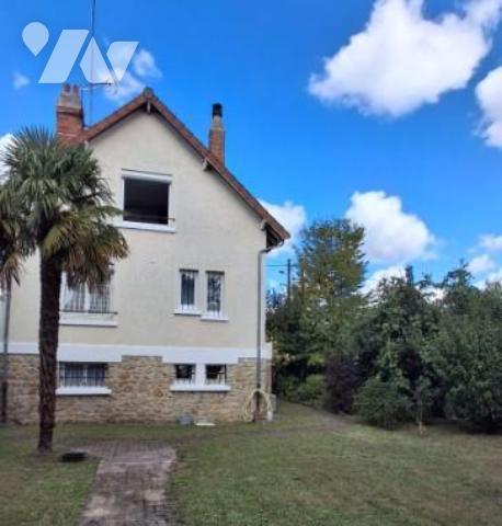 Sur la commune de Neuilly sur Marne (Seine Saint Denis) Maison de 3 Pièces principales