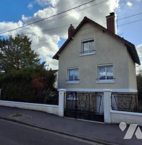 Sur la commune de Neuilly sur Marne (Seine Saint Denis) Maison de 3 Pièces principales
