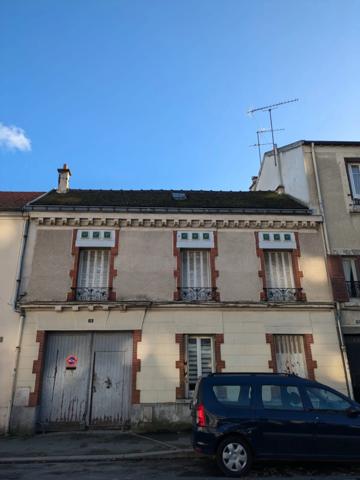 EXCLUSIVITÉ – Ensemble immobilier avec énorme potentiel à 500m du Métro ligne 11