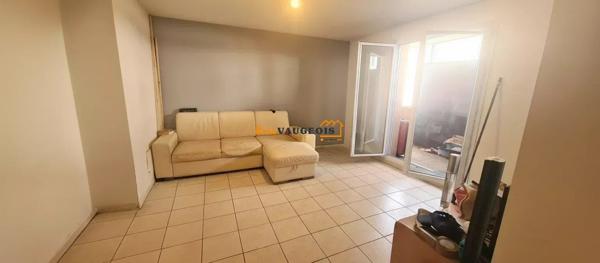 Vente                                                      Appartement
                        
                     3 pièces                      60 m2                     à La Ferté-Gaucher