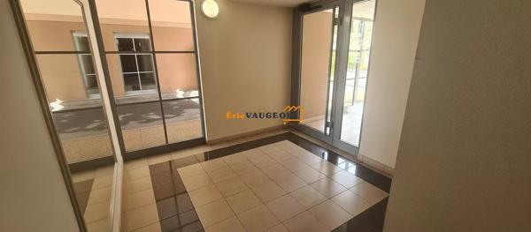 Vente                                                      Appartement
                        
                     3 pièces                      60 m2                     à La Ferté-Gaucher