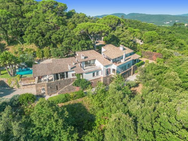 Maison à vendre  10 pièces - 406 m2 GASSIN - 83