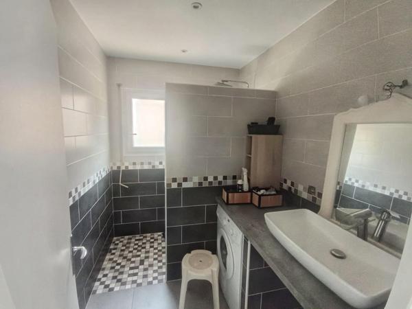 Villa plain-pied en bord de mer.