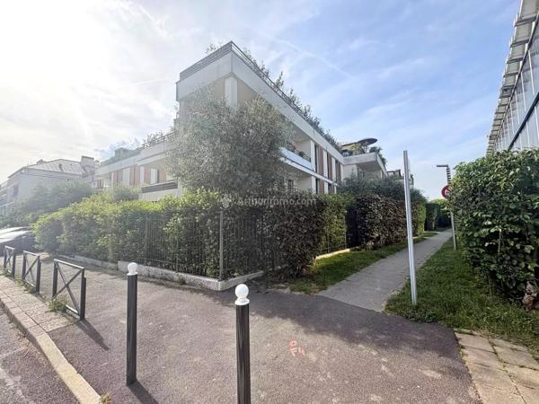 Vente                                                      Appartement
                        
                     4 pièces                      90 m2                     à Bussy-Saint-Georges