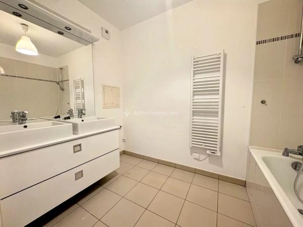 Vente                                                      Appartement
                        
                     4 pièces                      90 m2                     à Bussy-Saint-Georges