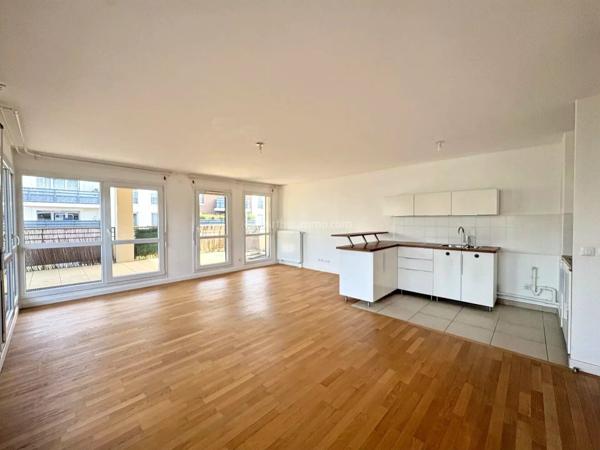 Vente                                                      Appartement
                        
                     4 pièces                      90 m2                     à Bussy-Saint-Georges