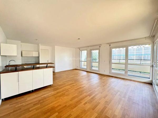 Vente                                                      Appartement
                        
                     4 pièces                      90 m2                     à Bussy-Saint-Georges