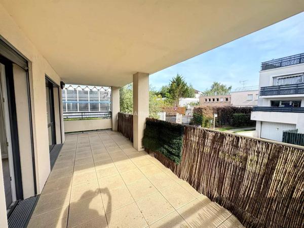 Vente                                                      Appartement
                        
                     4 pièces                      90 m2                     à Bussy-Saint-Georges