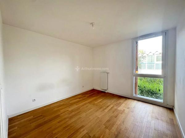 Vente                                                      Appartement
                        
                     4 pièces                      90 m2                     à Bussy-Saint-Georges