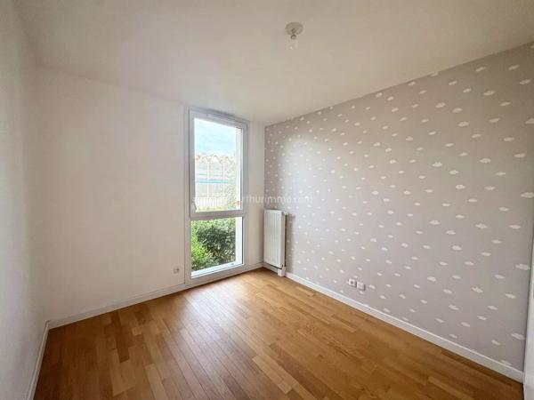 Vente                                                      Appartement
                        
                     4 pièces                      90 m2                     à Bussy-Saint-Georges