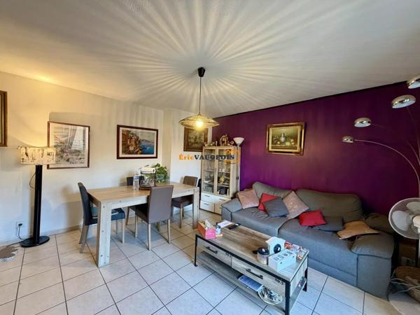 Vente                                                      Appartement
                        
                     3 pièces                      61 m2                     à La Ferté-Gaucher