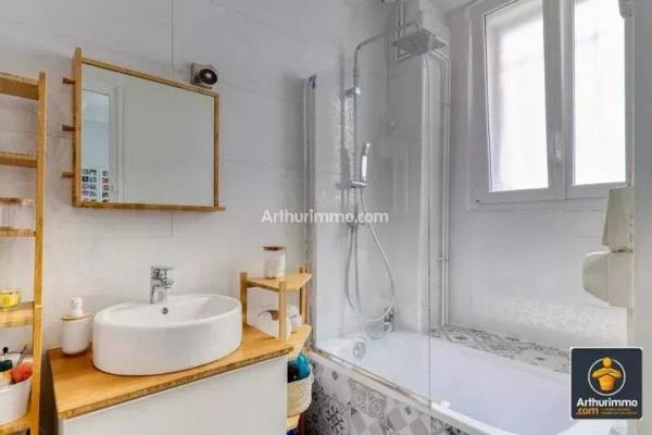 Vente                                                      Appartement
                        
                     3 pièces                      57 m2                     à Nogent-sur-Marne