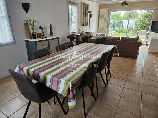 Maison à LA ROCHE-SUR-YON, 85000 - 6 pièces 140m²