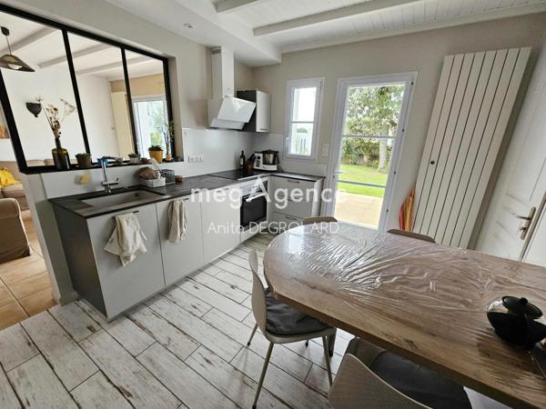 Maison à LA ROCHE-SUR-YON, 85000 - 6 pièces 140m²