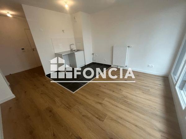 Location Appartement 2 pièces 37.99 m² - 9 RUE RAYMOND LOUVIOT Neuilly-plaisance 93360