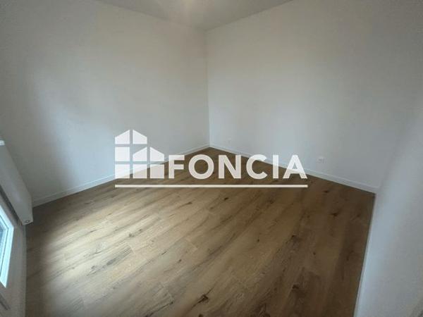 Location Appartement 2 pièces 37.99 m² - 9 RUE RAYMOND LOUVIOT Neuilly-plaisance 93360