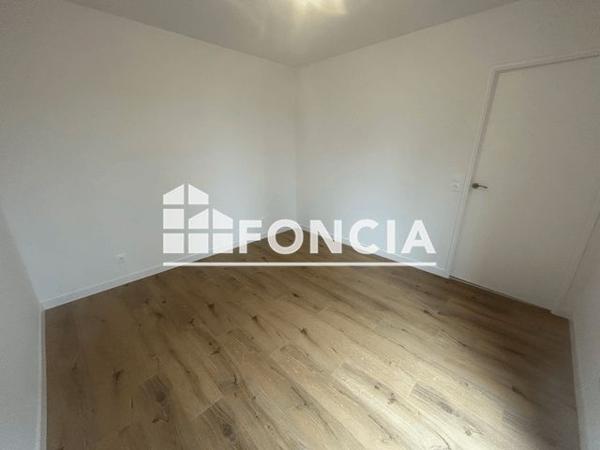 Location Appartement 2 pièces 37.99 m² - 9 RUE RAYMOND LOUVIOT Neuilly-plaisance 93360