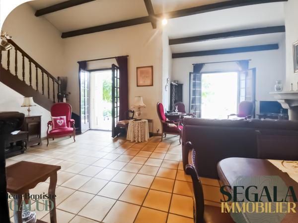 Carmaux (81400) Centre Ville - Maison familiale avec grande pièce déplafonnée