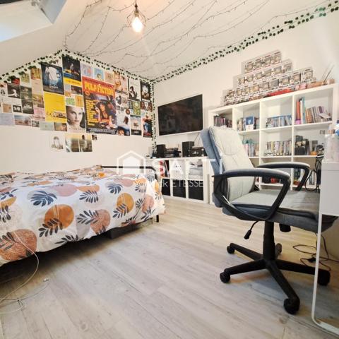 Maison individuelle sur sous-sol total, 7 chambres.