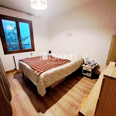 Maison individuelle sur sous-sol total, 7 chambres.