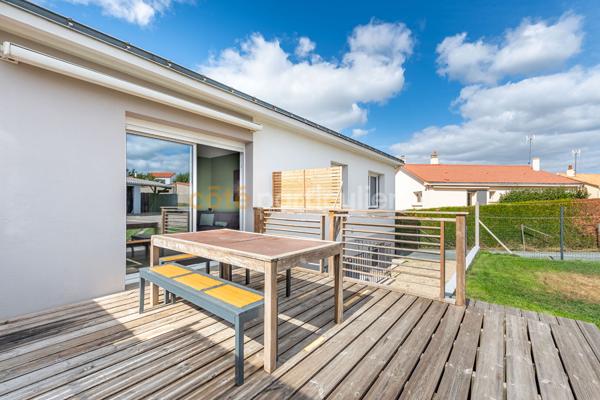 Vente
                Maison160 m² - 7 Pièces -
                    LES HERBIERS (85500)