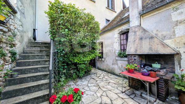 GRANDE MAISON A NOGENT LE ROTROU IDEALE FAMILLE OU INVESTISSEMENT LOCATIF