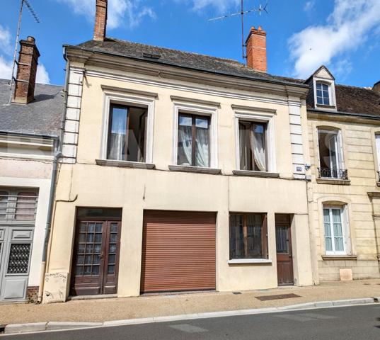 GRANDE MAISON A NOGENT LE ROTROU IDEALE FAMILLE OU INVESTISSEMENT LOCATIF