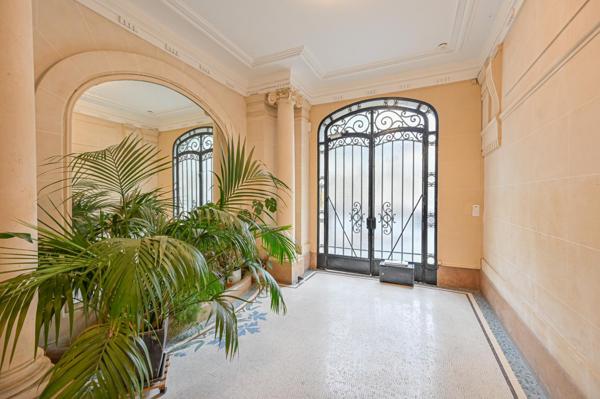 Appartement à vendre  6 pièces - 138,64 m2 PARIS - 75007