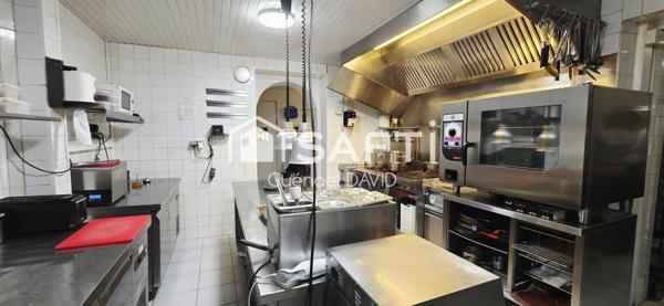 MORLAIX CENTRE - RESTAURANT CLÉ EN MAIN, EMPLACEMENT DE CHOIX, STATIONNEMENTS, MURS DISPONIBLES !