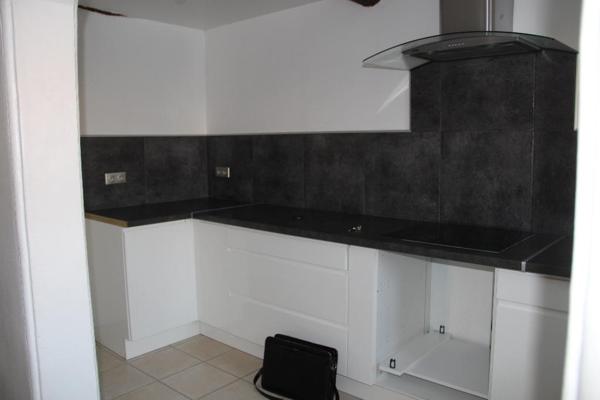 CHARMANTE PETITE MAISON DE VILLAGE -