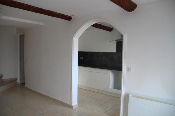 CHARMANTE PETITE MAISON DE VILLAGE -