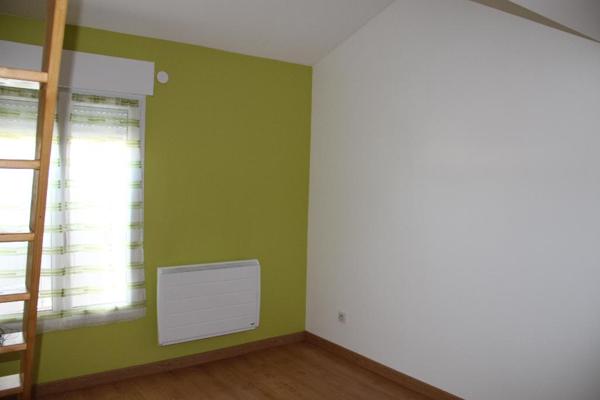 CHARMANTE PETITE MAISON DE VILLAGE -