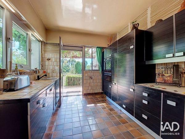 Maison à vendre 7 pièces 225 m² Villeneuve-sur-Yonne