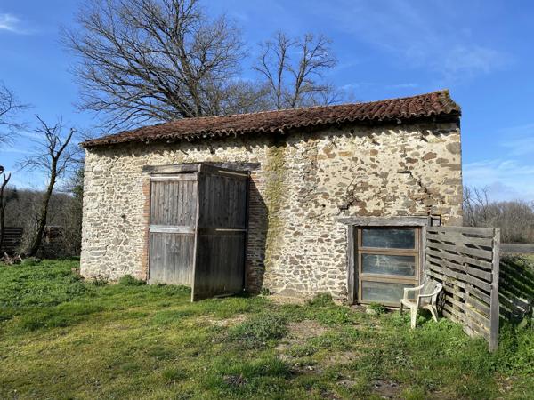 Jolie grange à rénover et terrain séparé