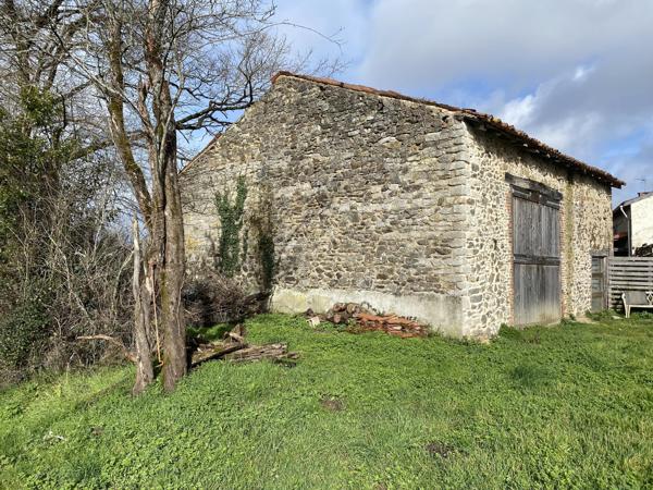 Jolie grange à rénover et terrain séparé