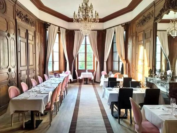 Élégant Château du XIXe siècle avec parc, piscine et maisons d’amis
