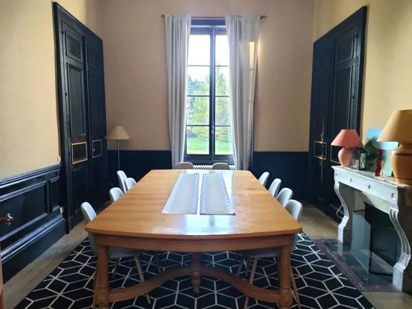 Élégant Château du XIXe siècle avec parc, piscine et maisons d’amis