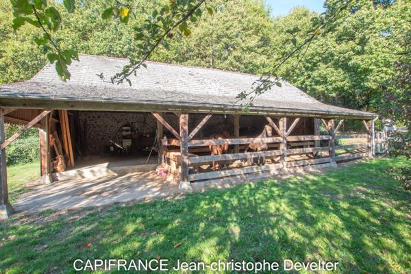 Propriete à vendre 7 pièces proche de MAYENNE (53) sur terrain de 2,3 hectares