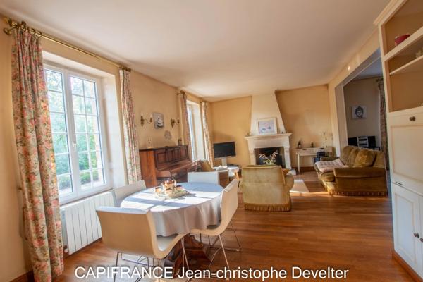 Propriete à vendre 7 pièces proche de MAYENNE (53) sur terrain de 2,3 hectares