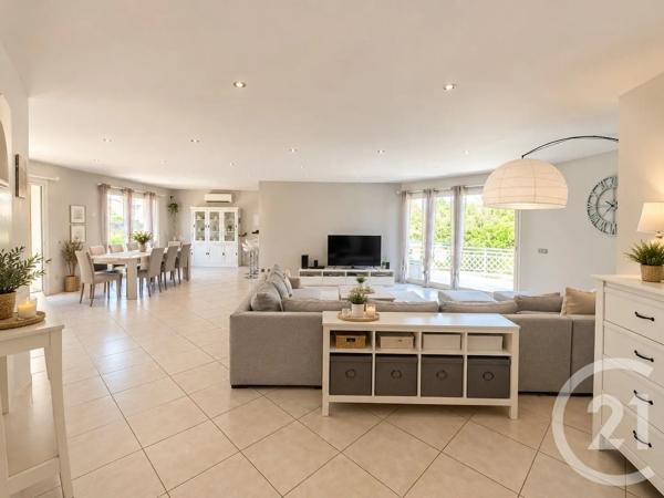 Maison à vendre  5 pièces - 147 m 2   LATRESNE  - 33