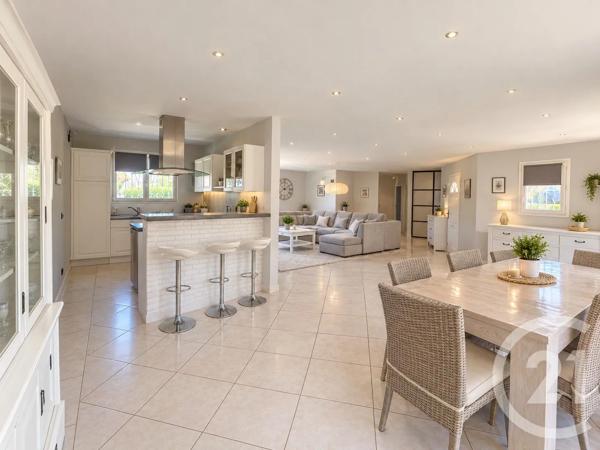 Maison à vendre  5 pièces - 147 m 2   LATRESNE  - 33
