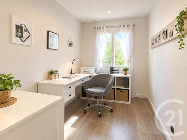 Maison à vendre  5 pièces - 147 m 2   LATRESNE  - 33