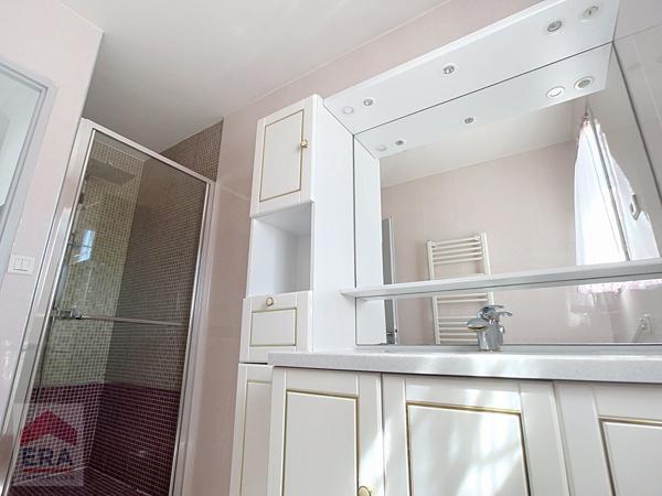 A louer Villa type 8 Marseille 13013 St Mitre Chateau Gombert  6 chambres piscine terrain