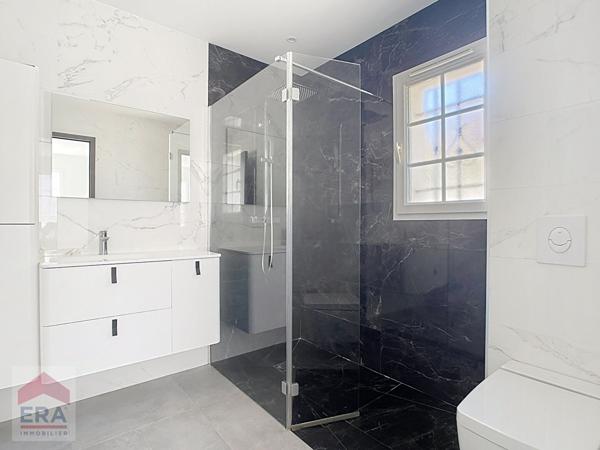 A louer Villa type 8 Marseille 13013 St Mitre Chateau Gombert  6 chambres piscine terrain