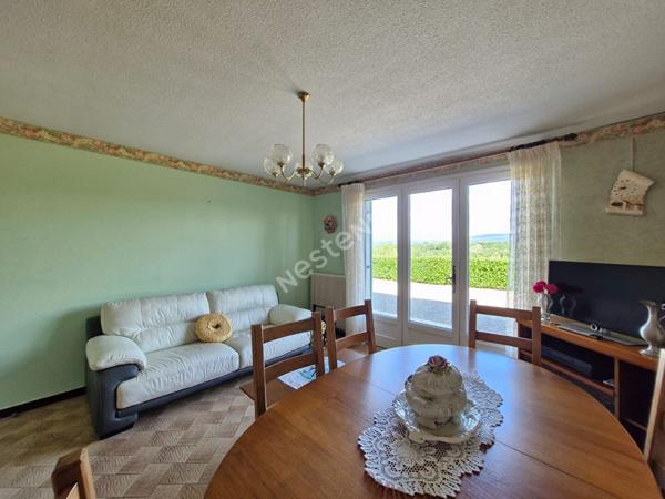 Ancienne ferme avec dépendances sur plus de 3 hectares de terrain libre entre Saint-Amour et Varennes-Saint-Sauveur