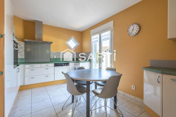 Maison individuelle 160m², 5 ch, 900m², piscine, Pirey