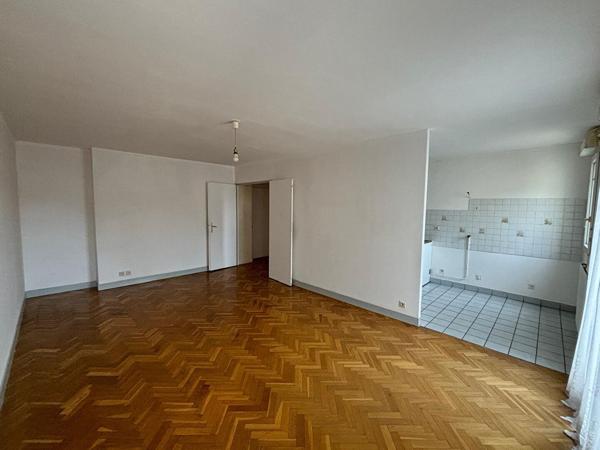 Appartement F3 dans résidence sécurisée avec parking proche Gare