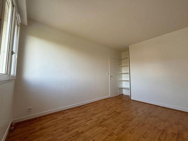 Appartement F3 dans résidence sécurisée avec parking proche Gare