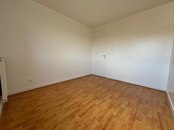 Appartement F3 dans résidence sécurisée avec parking proche Gare