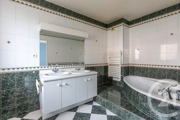 Appartement F5 à vendre  5 pièces - 131,34 m2 VILLIERS SUR MARNE - 94